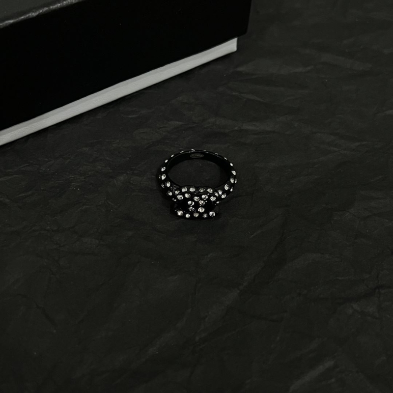 Ch**el rings